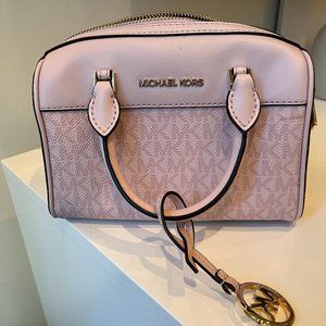 Michael Kors Signature Travel Duffle Crossbody: XS